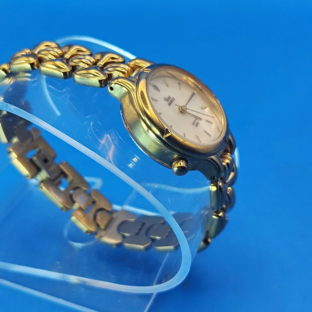 Vintage‎ 1993 Timex Indiglo Mother of Pearl 27mm Women's Quartz Watch Size 5.5